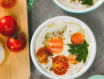 Baked Eggs With Tomatoes & Cream